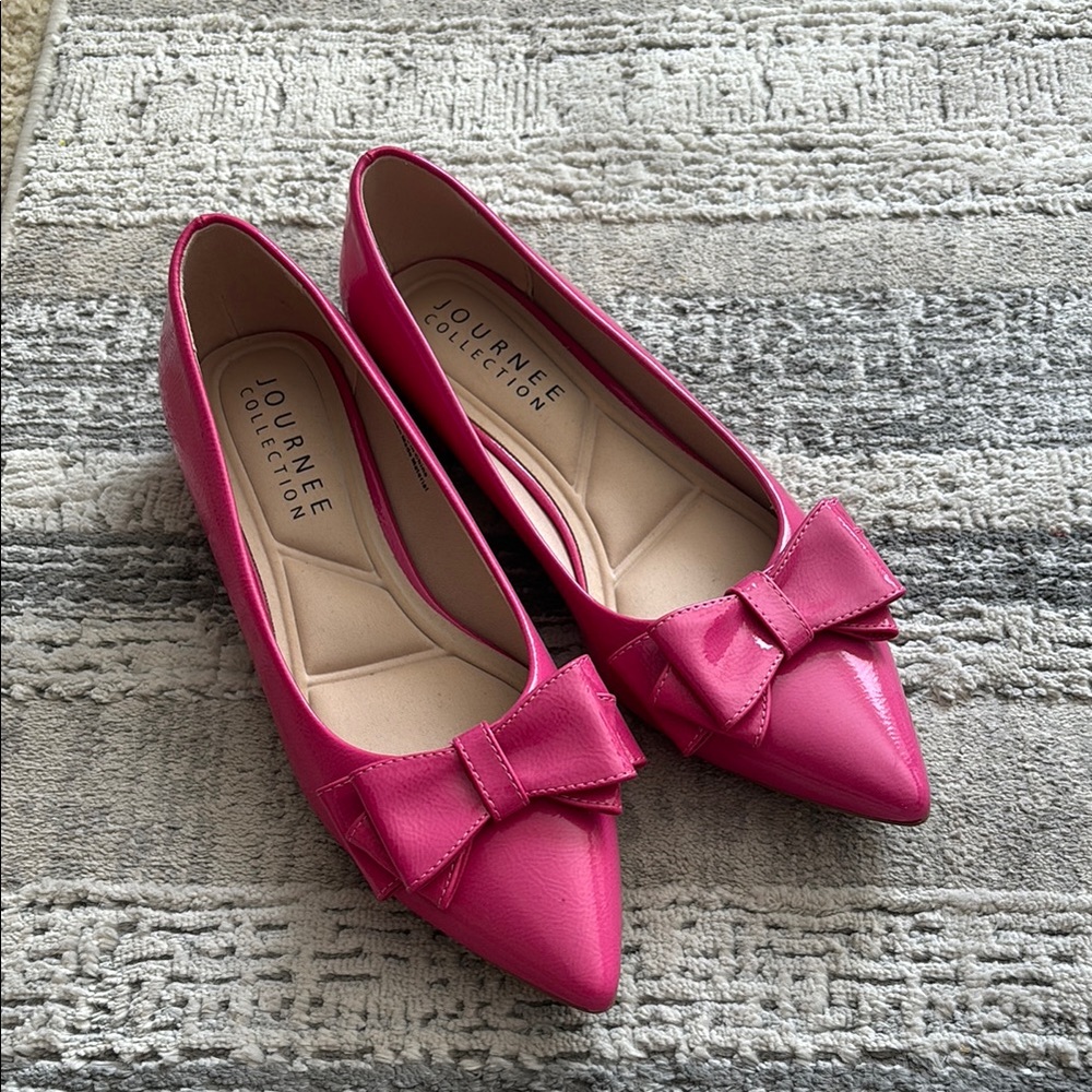 Journee Collection Women's Pink Bow Flats